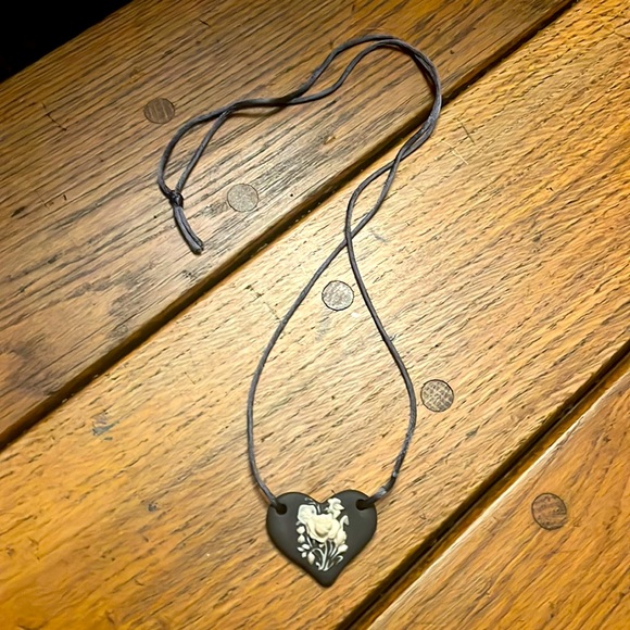 Vintage GOTH/Victorian style heart pendant - Picture 2 of 5